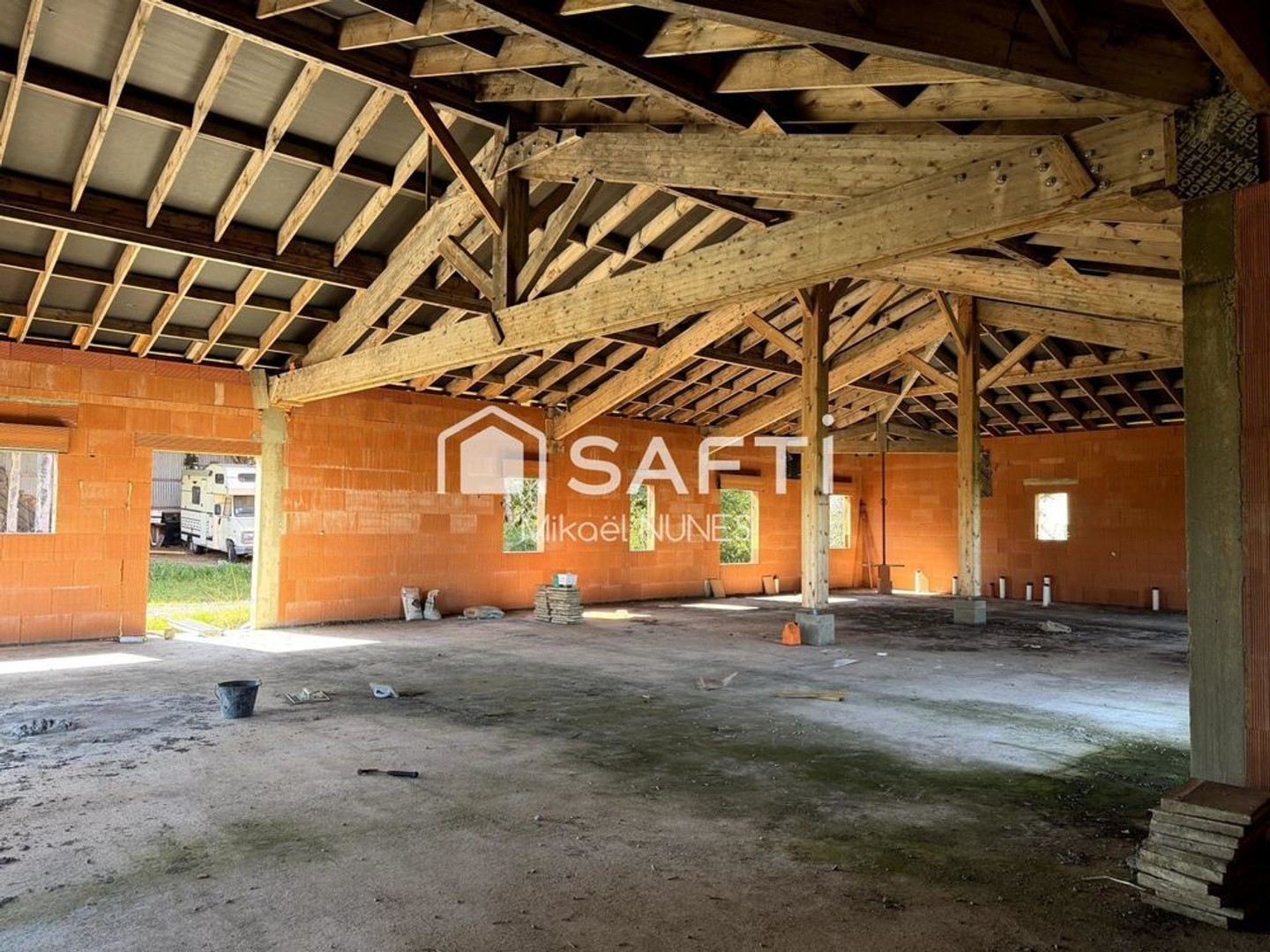 MONFFERAND-SAVES - T5 de 210m² - Terrain 3827 m²