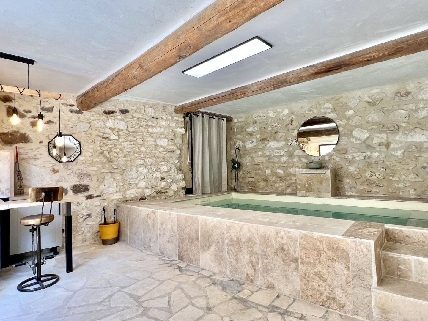 Immeuble à vendre - 10 pièces - 300m2 - Uzès (30700)