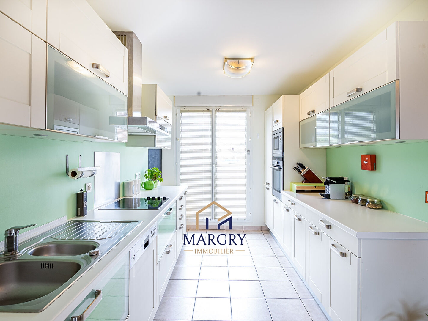 Appartement à vendre - 5 pièces - 161m2 - Divonne-Les-Bains (01220)