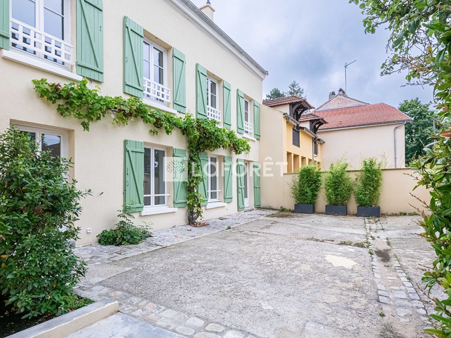 Maison à vendre - 7 pièces - 210m2 - La Celle-Saint-Cloud (78170)