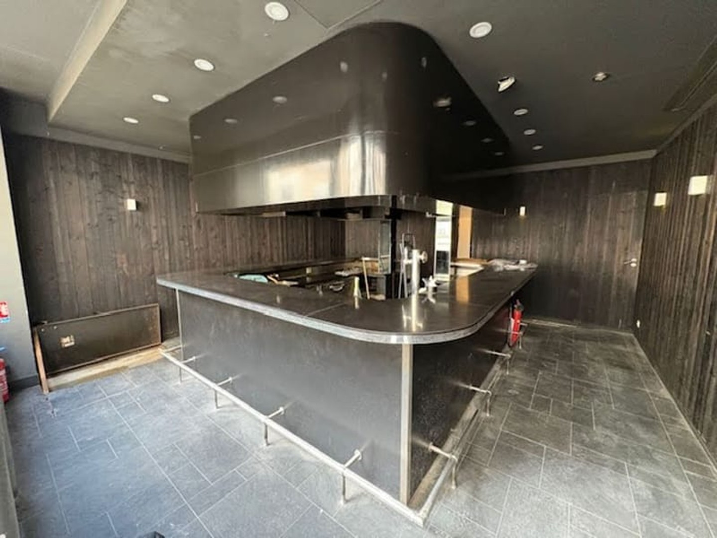 Local 3 pièces 56 m²