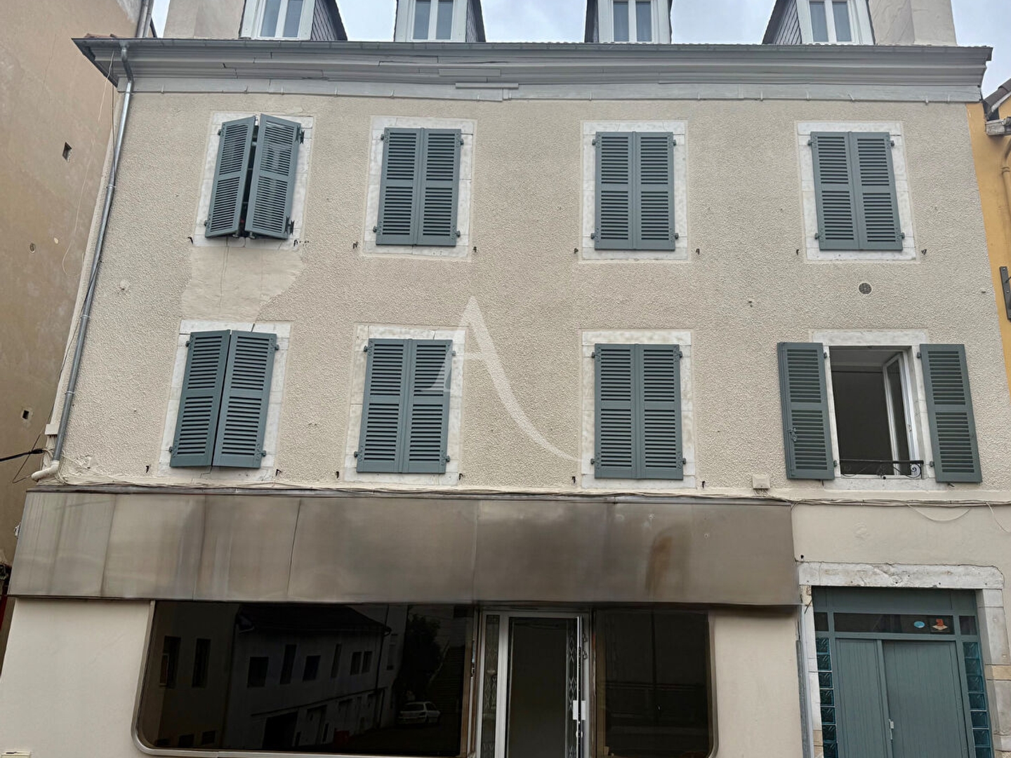 Centre ville local commercial rénové 56 m2