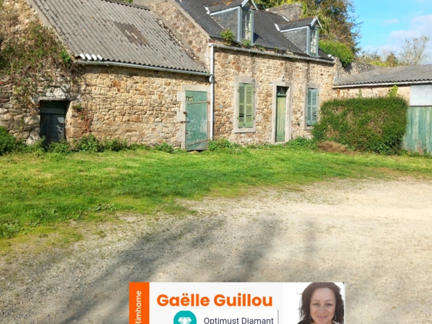 Ancien corps de ferme à rénover + Dépendances + Prairie et Verger 9 300m²