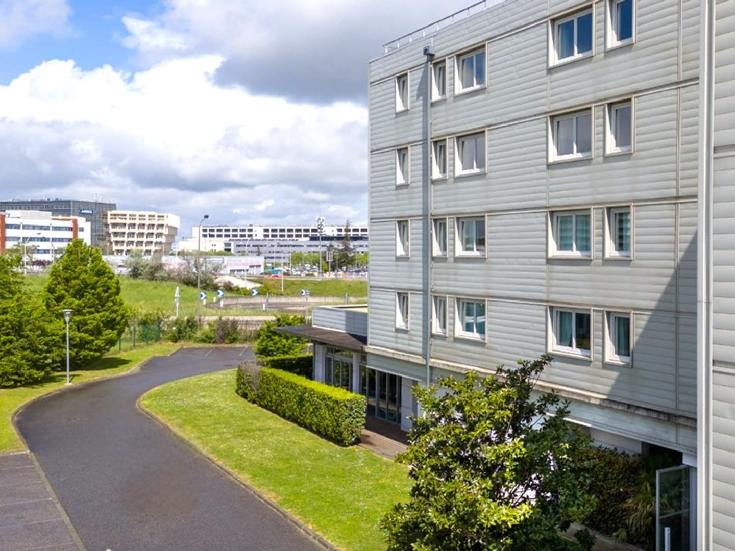 INVESTISSEMENT LOCATIF - TOULOUSE - Résidence Nemea Appart Hotel Toulouse Aéroport*** - 5.86% de rentabilité.