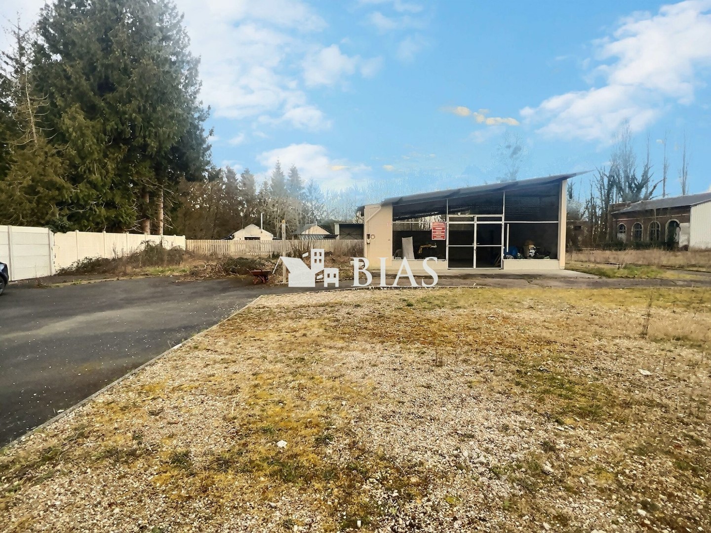 Terrain 2000 m²