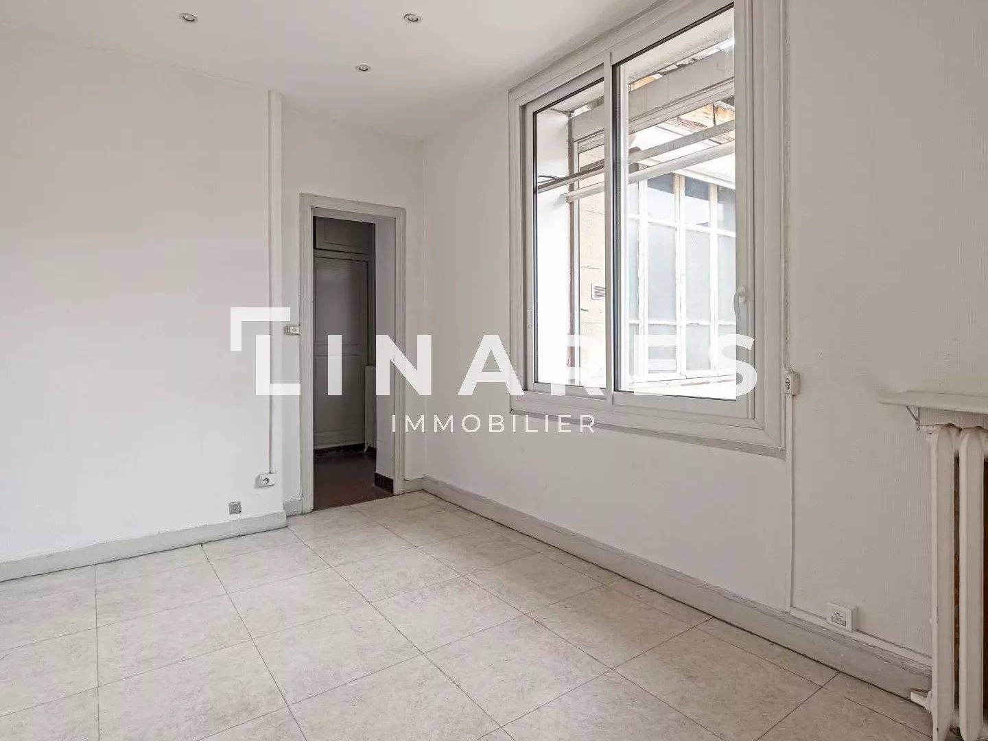 Bureaux à vendre - 11 pièces - 200m2 - Marseille 14e (13014)