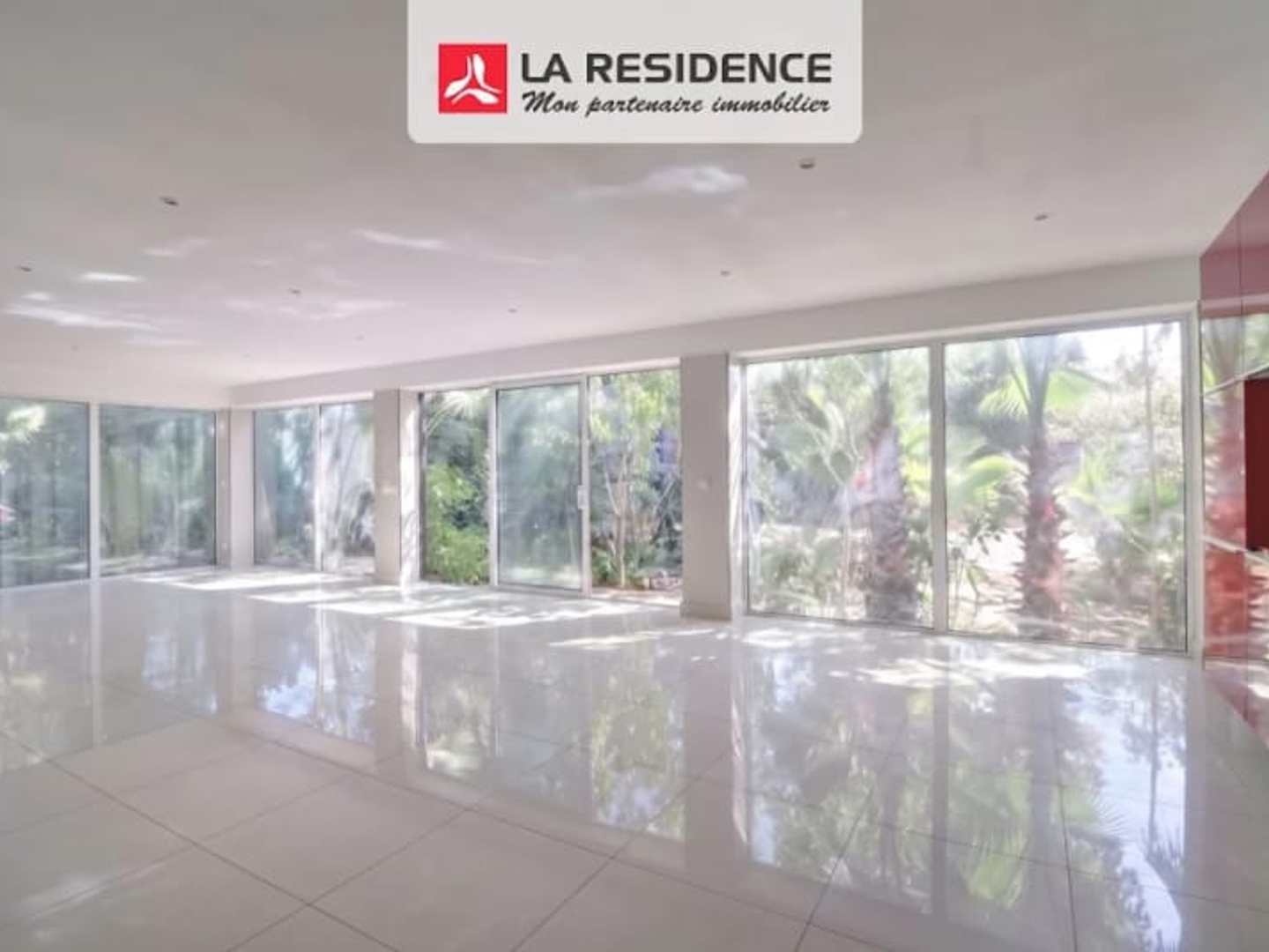 Maison à vendre - 12 pièces - 315m2 - Fréjus (83600)