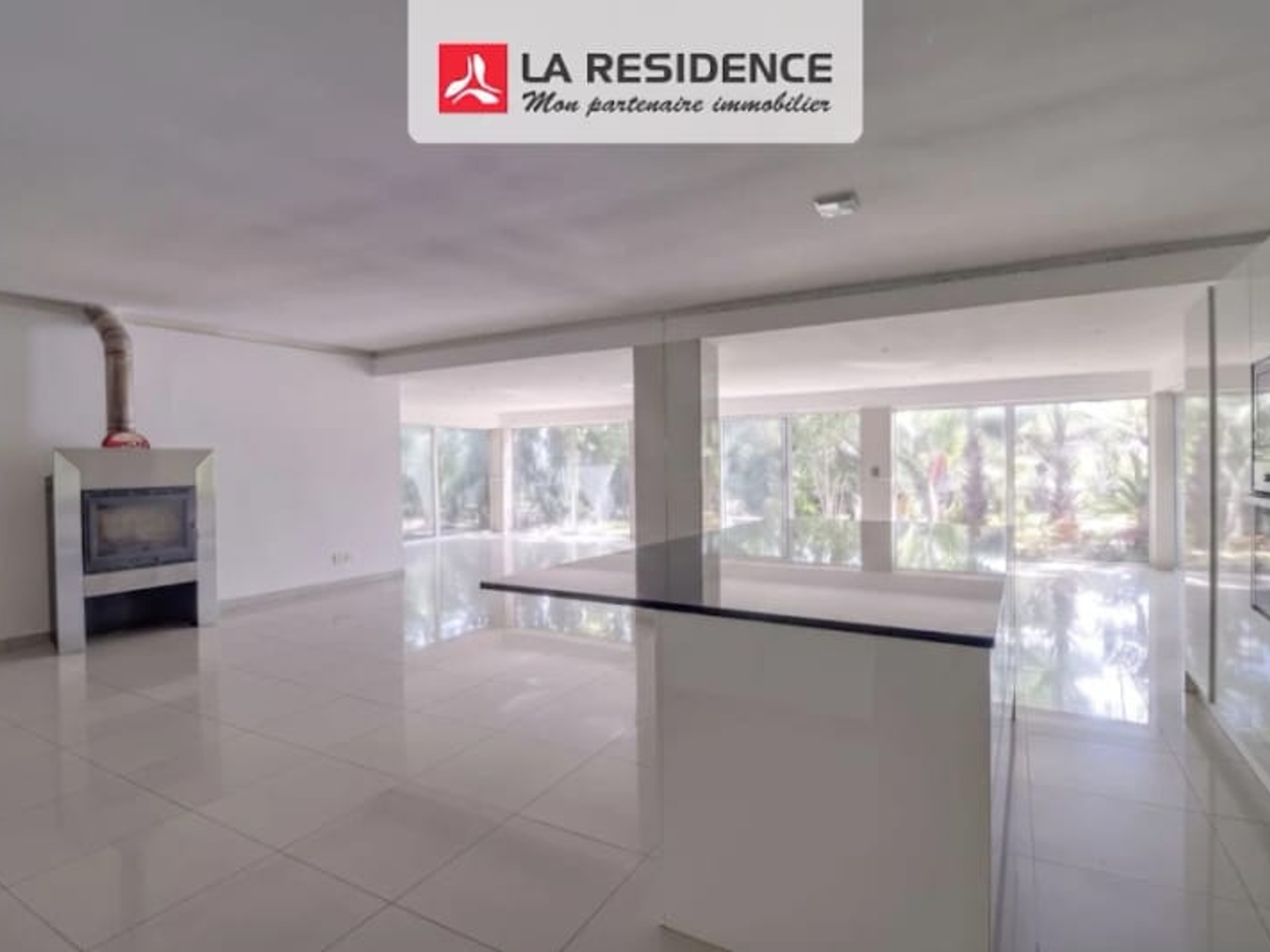 Maison à vendre - 12 pièces - 315m2 - Fréjus (83600)
