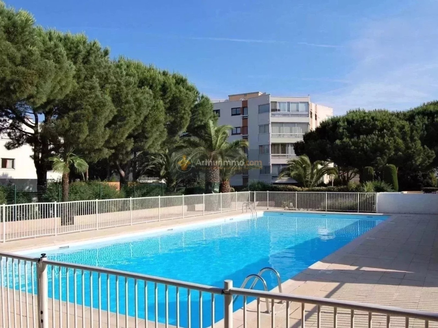 FREJUS PROCHE BASE NATURE RESIDENCE AVEC PISCINE
