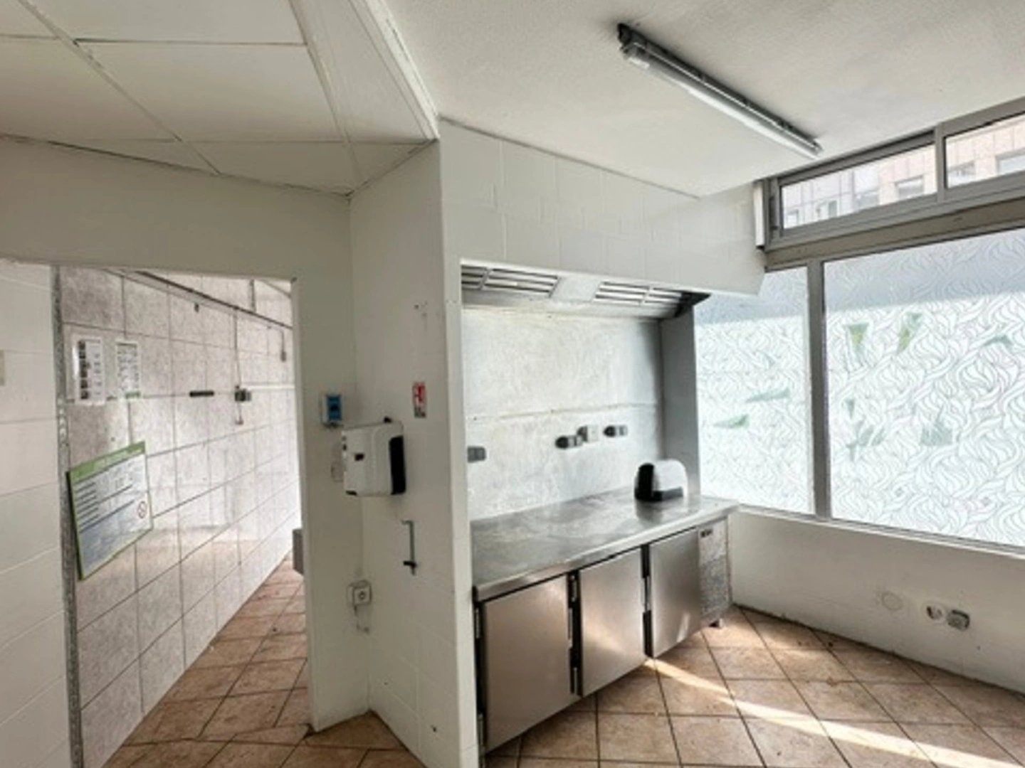 Magasin à vendre - 2 pièces - 80m2 - Angoulême (16000)