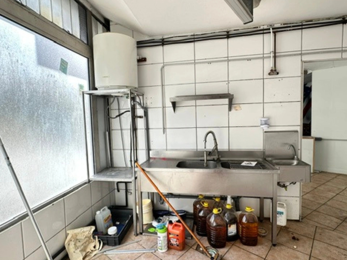 Magasin à vendre - 2 pièces - 80m2 - Angoulême (16000)