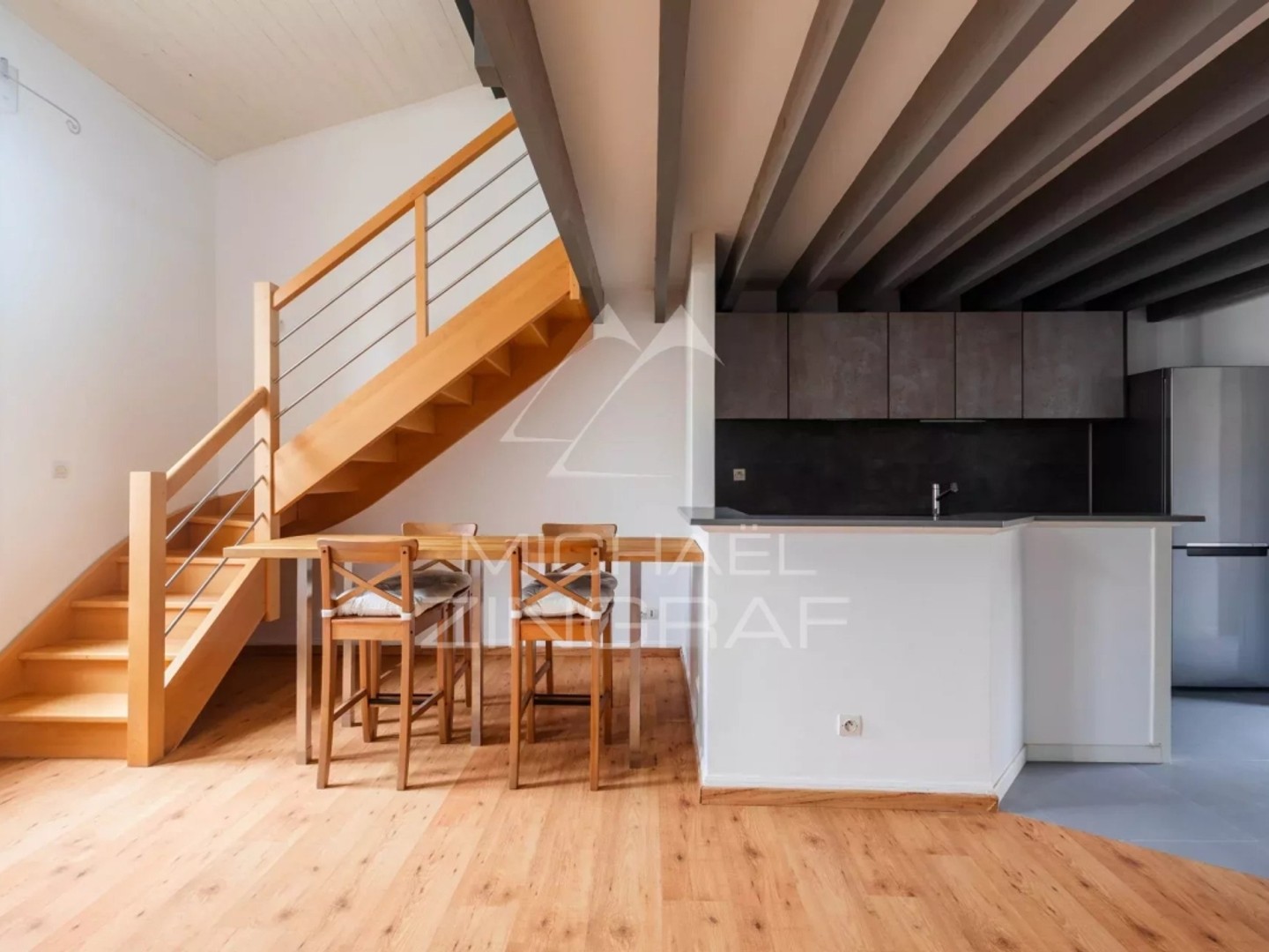 Appartement duplex avec charme et volumes — idéal pied-à-terre ou investissement