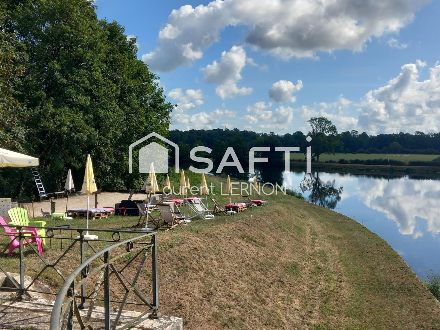 Magasin à vendre - 170m2 - Scey-Sur-Saône-Et... (70360)