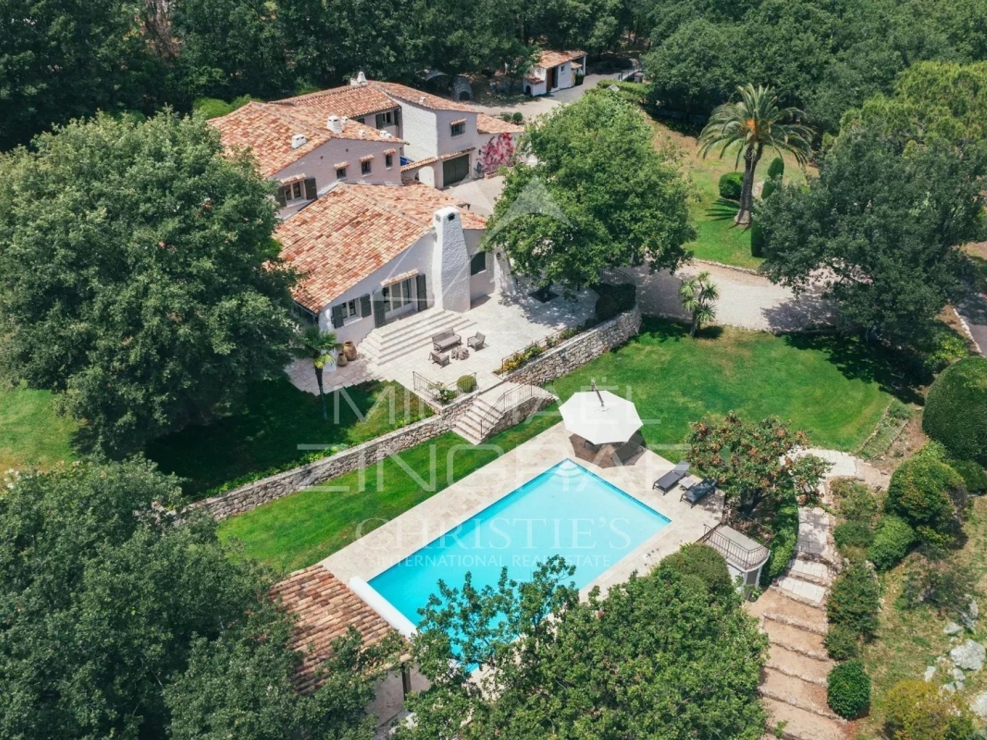 Maison à vendre - 9 pièces - 438m2 - Le Rouret (06650)