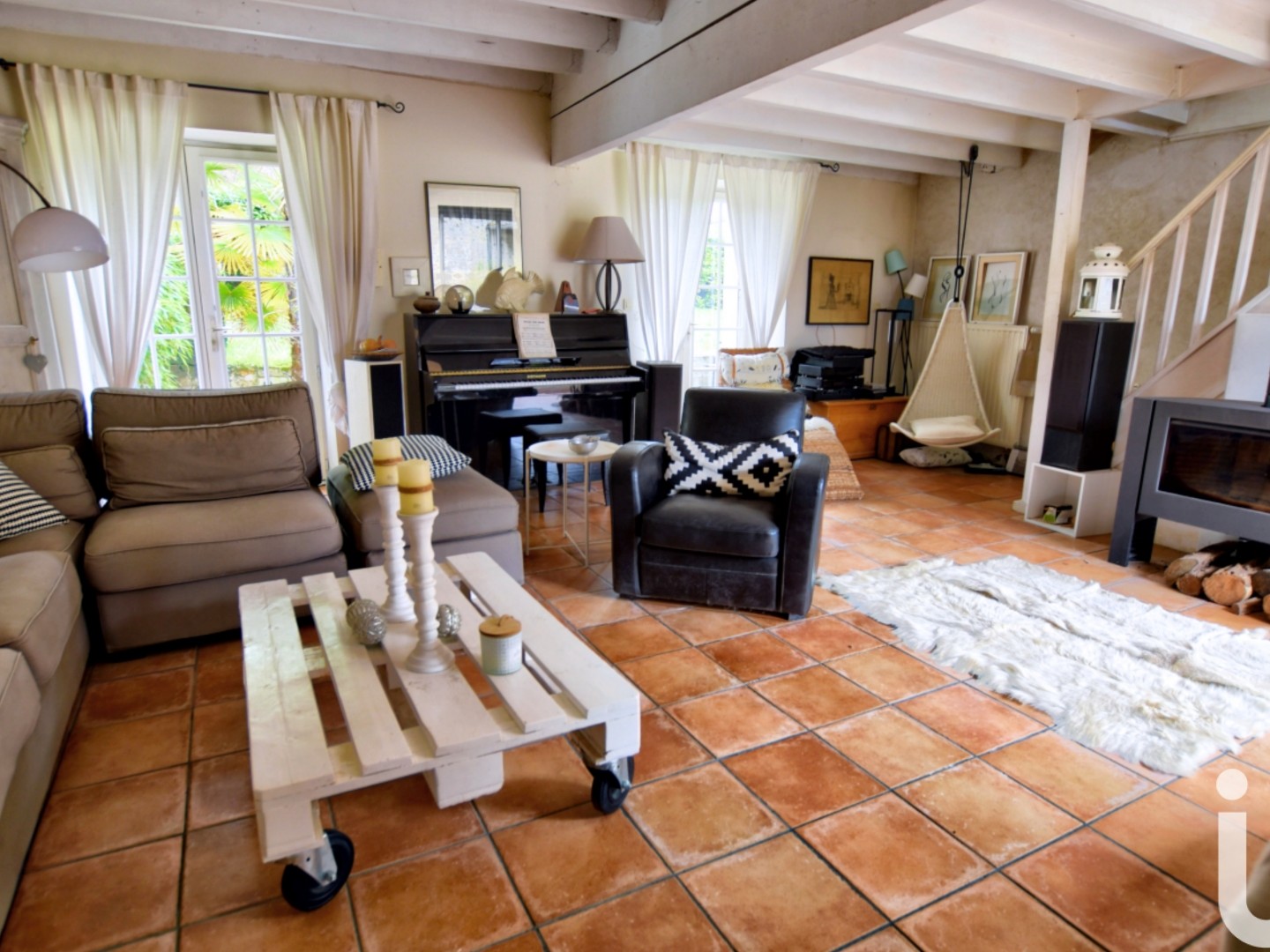 Maison 11 pièces 223 m²