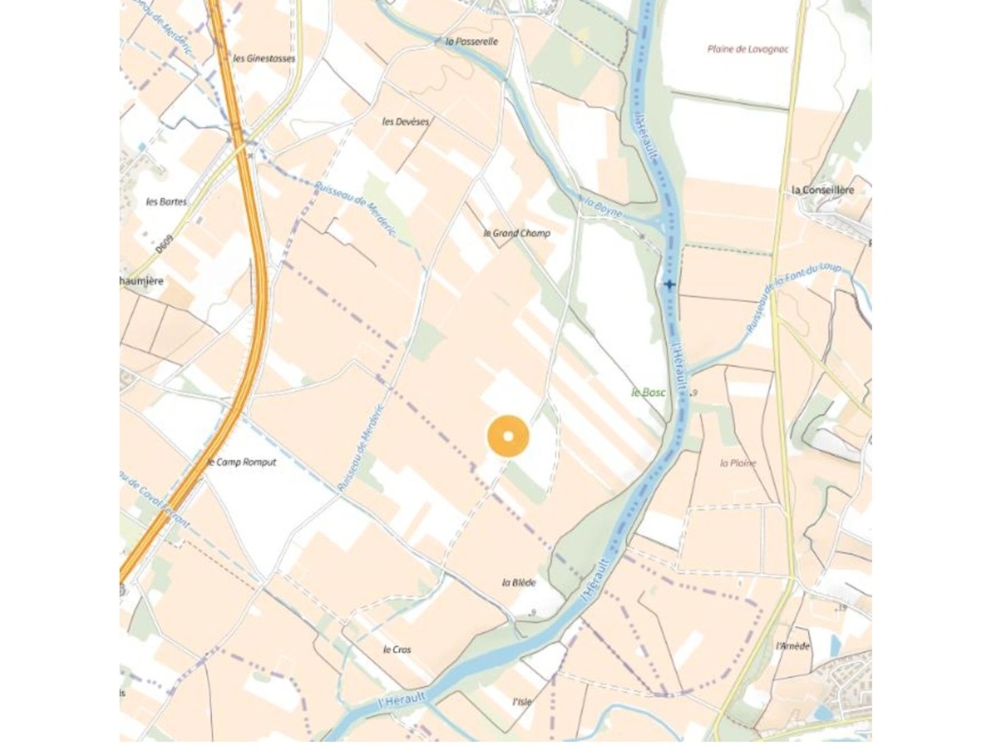 Terrain 900 m²