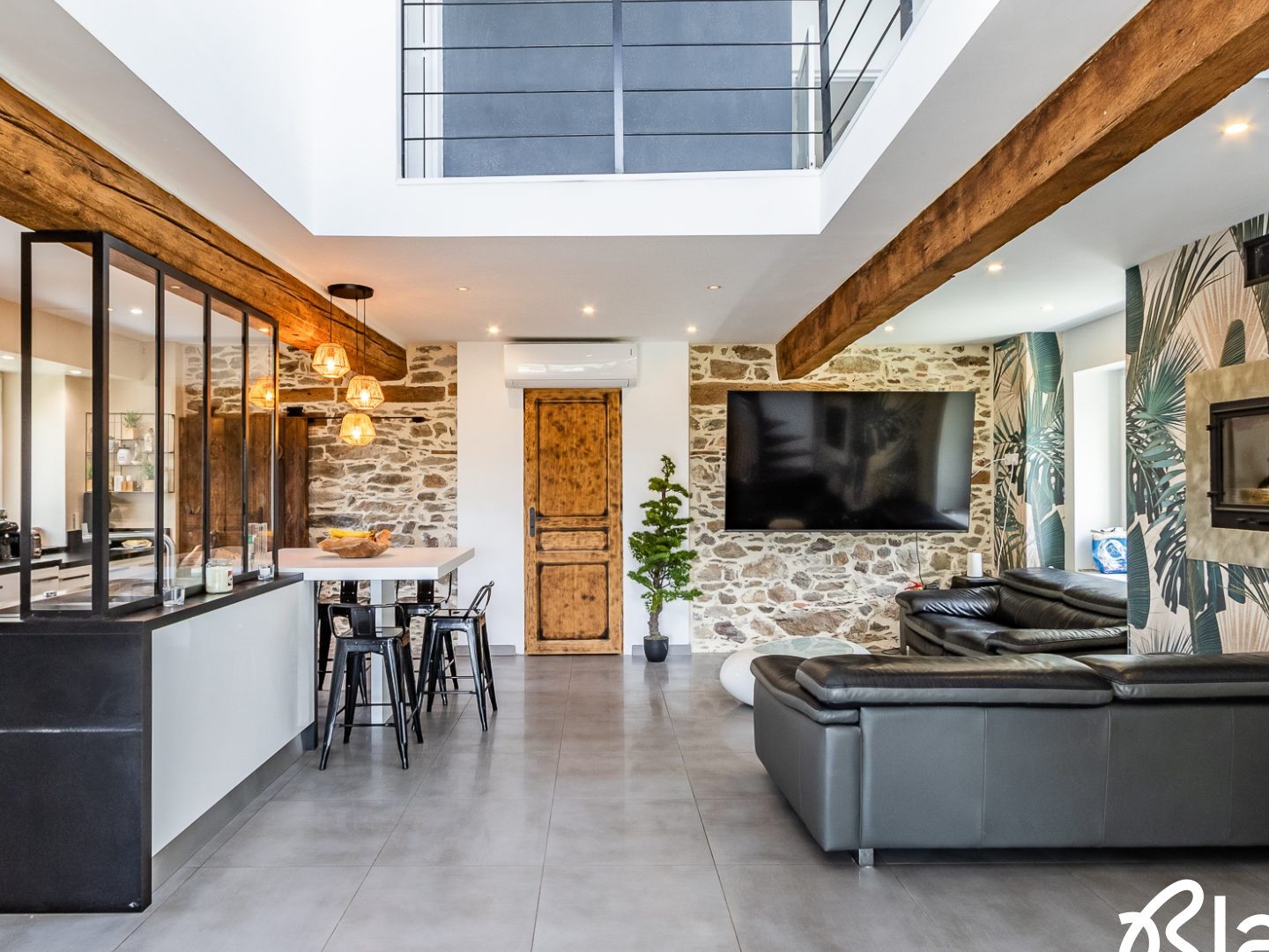 Maison à vendre - 11 pièces - 215m2 - Roche (38090)