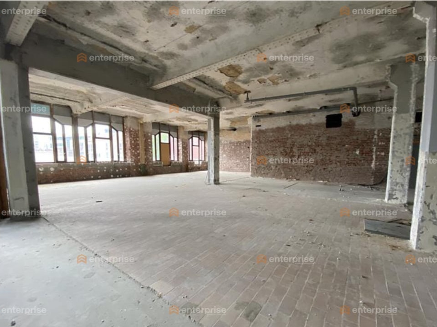 A VENDRE - BUREAUX + PARKING - 2000M2 - LILLE -