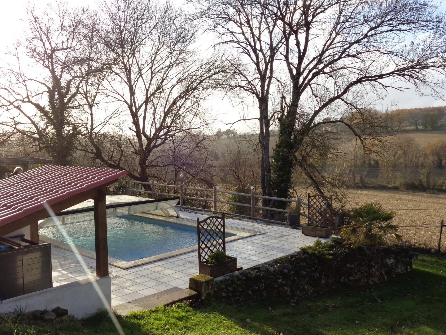 Superbe maison de campagne au calme, entièrement rénovée, 270 m² , 4 chambres., piscine et vues