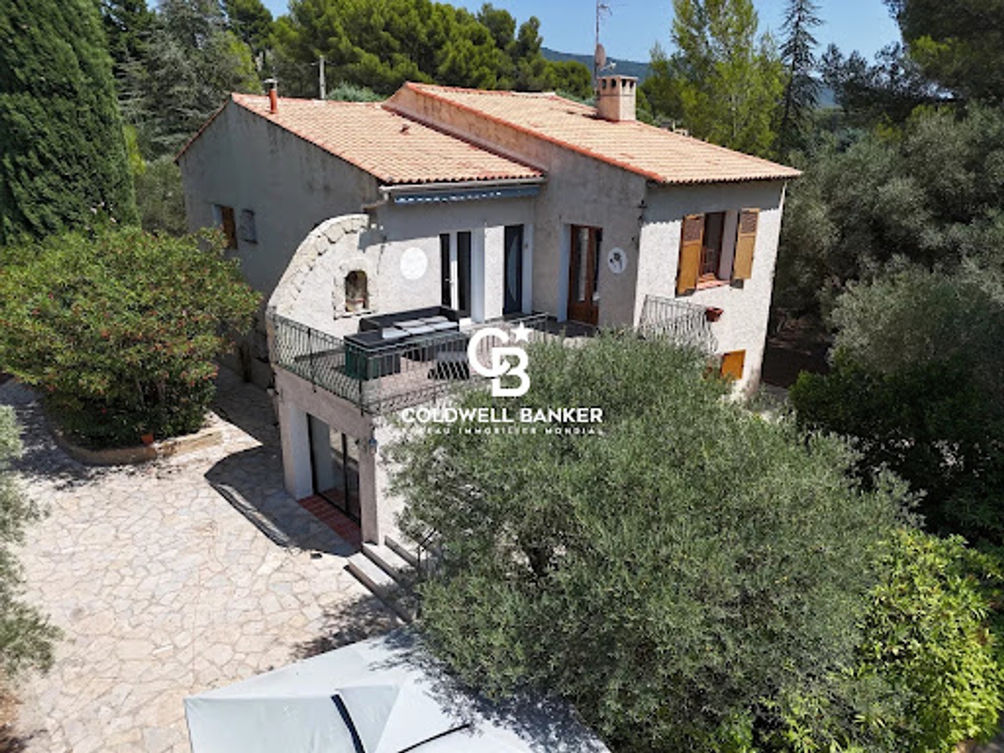Maison à vendre - 6 pièces - 203m2 - Le Beausset (83330)
