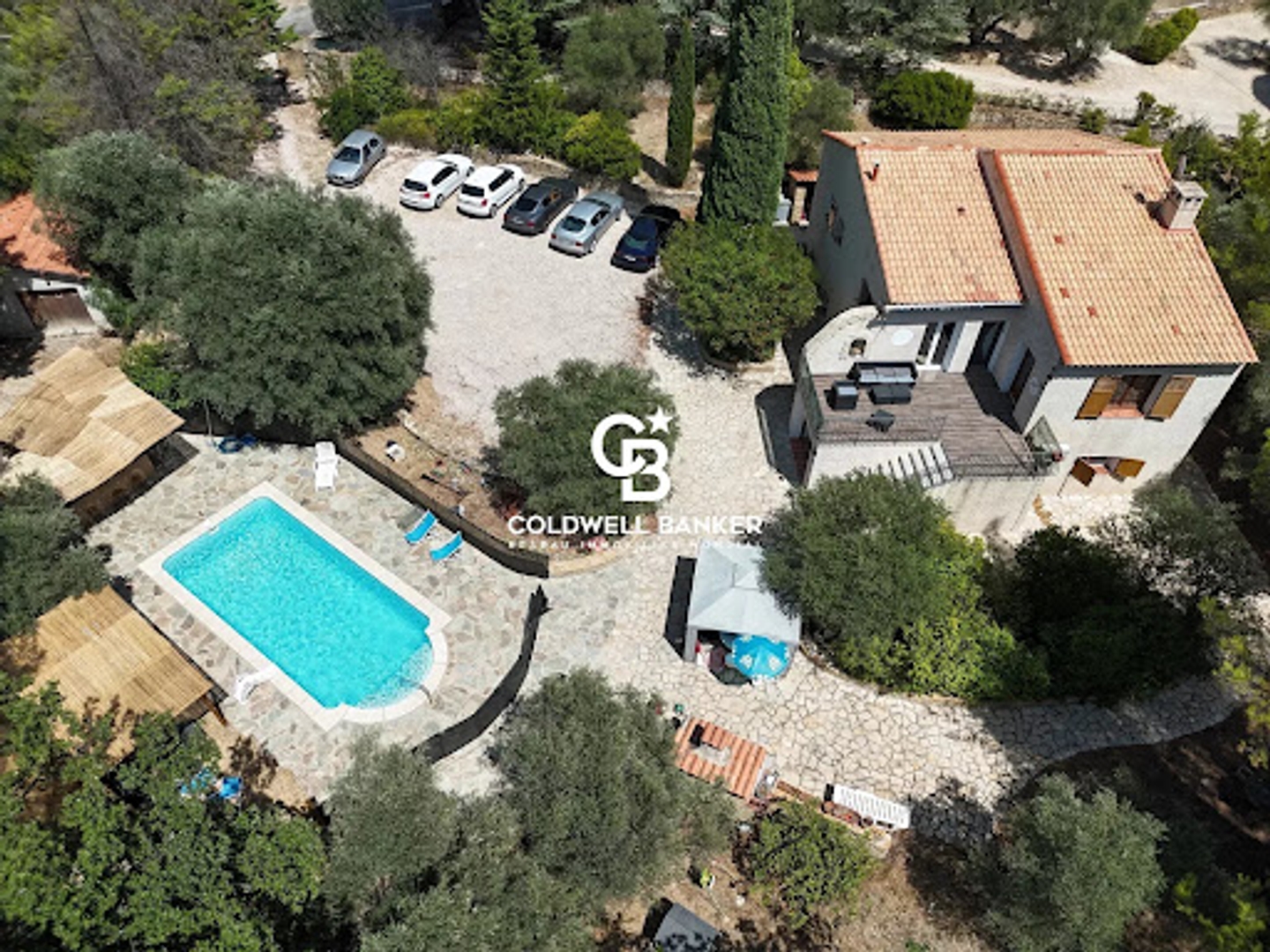 Maison à vendre - 6 pièces - 203m2 - Le Beausset (83330)
