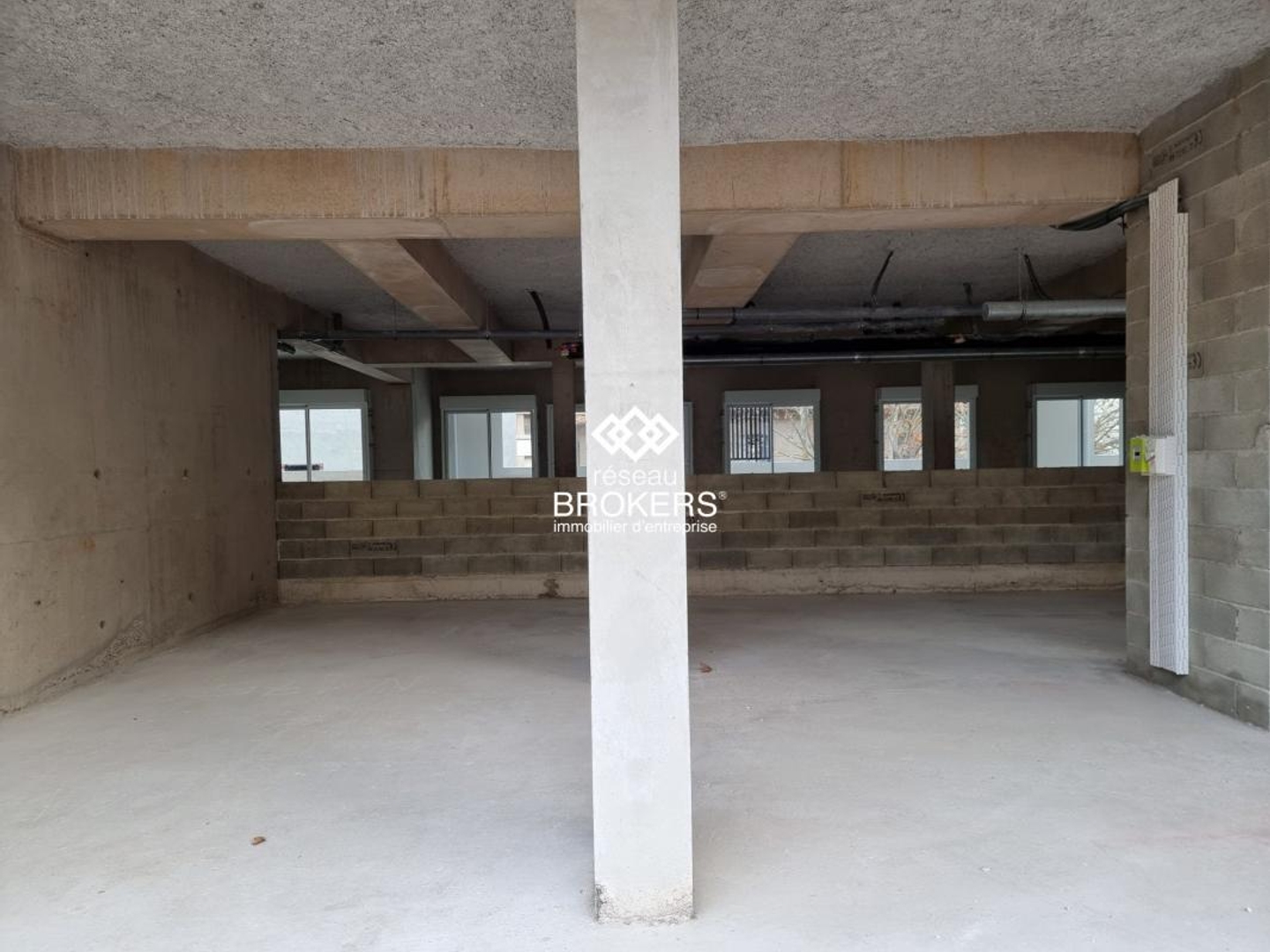 Bureaux de 95,80 m² + Terrasse 28,10 m² - Clermont l'Hérault