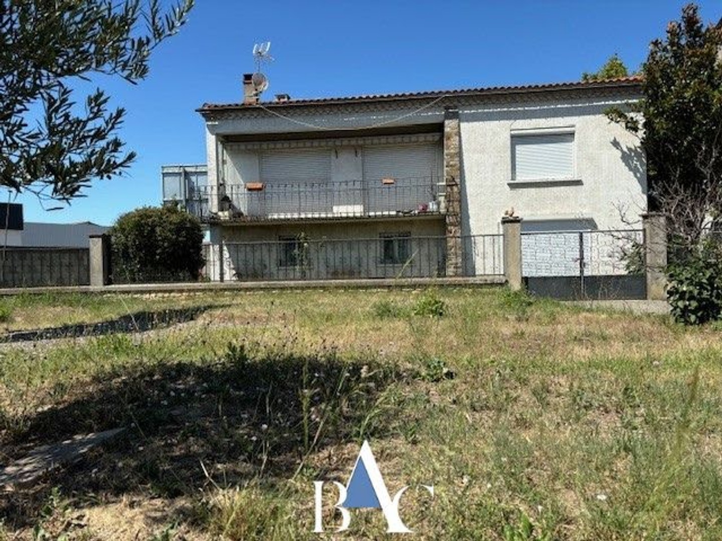 Local 7 pièces 140 m²