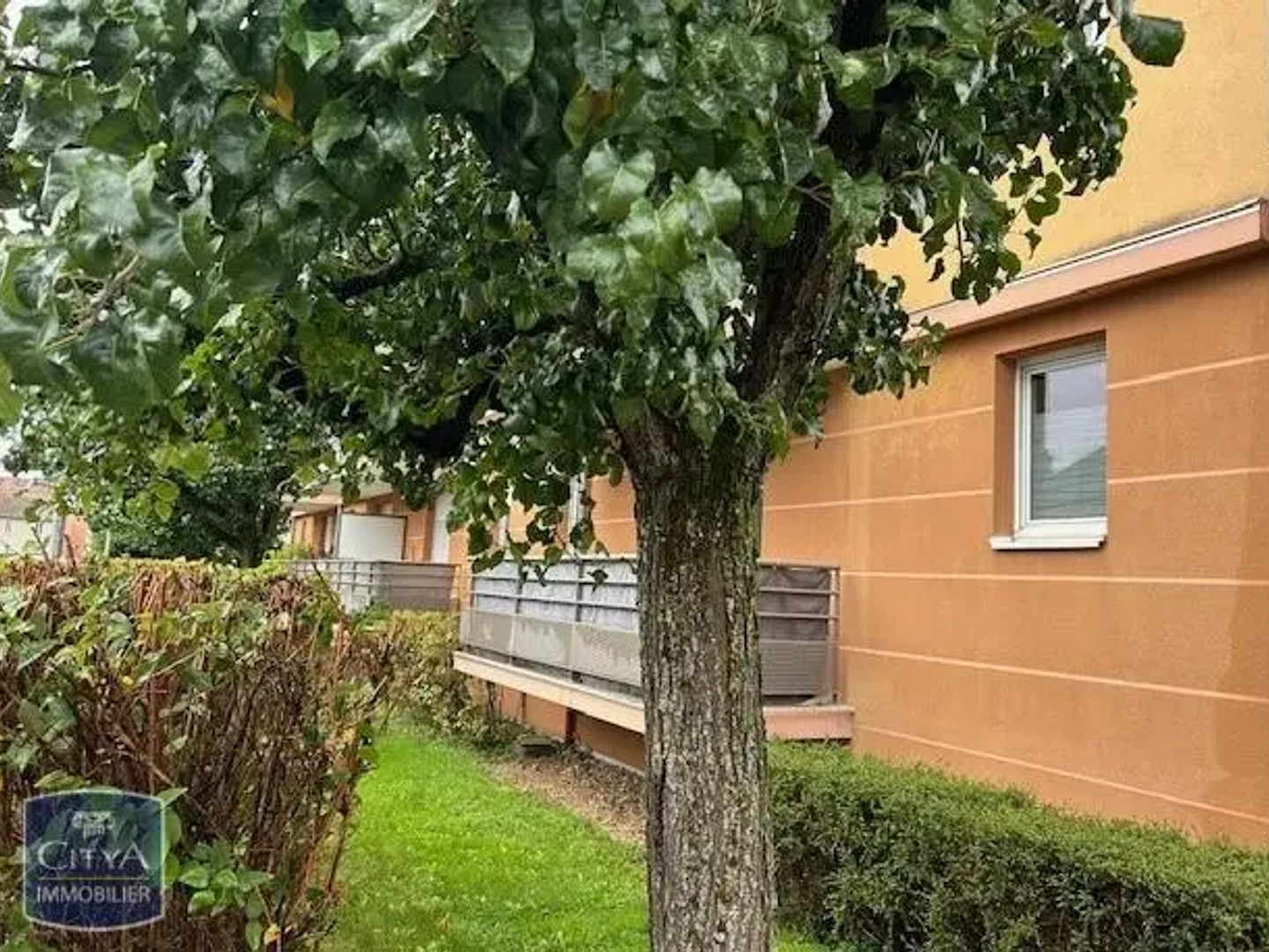 Parking / garage / box à vendre - 66m2 - Chalon-Sur-Saône (71100)