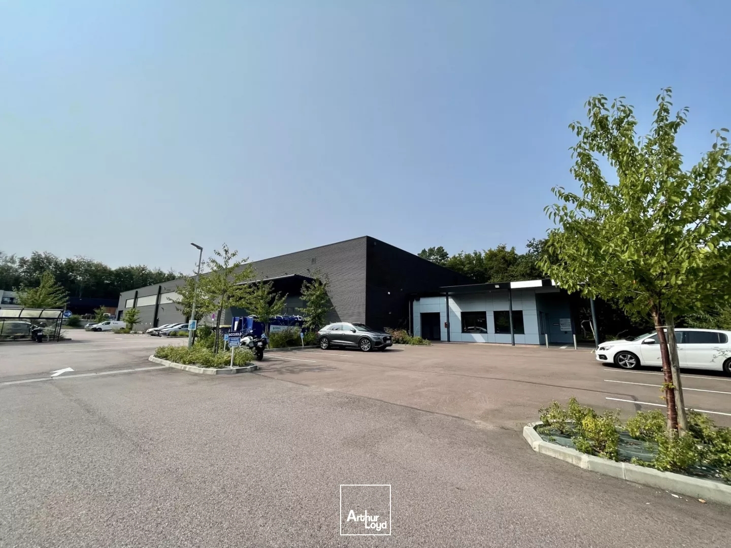 Locaux à vendre - 3240m2 - Saint-Étienne-Du-... (76800)