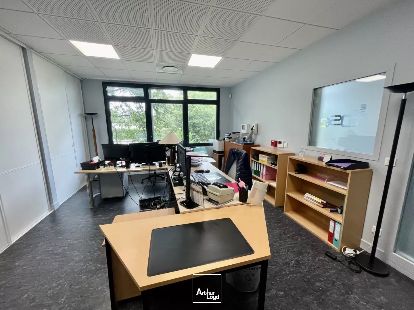 Locaux à vendre - 3240m2 - Saint-Étienne-Du-... (76800)