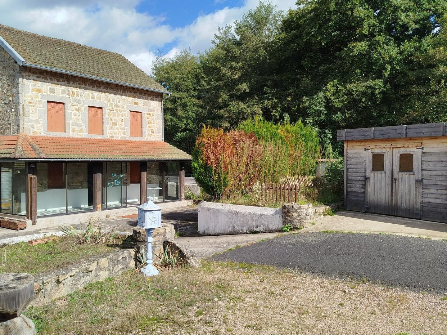 Maison à vendre - 9 pièces - 305m2 - Lachaux (63290)