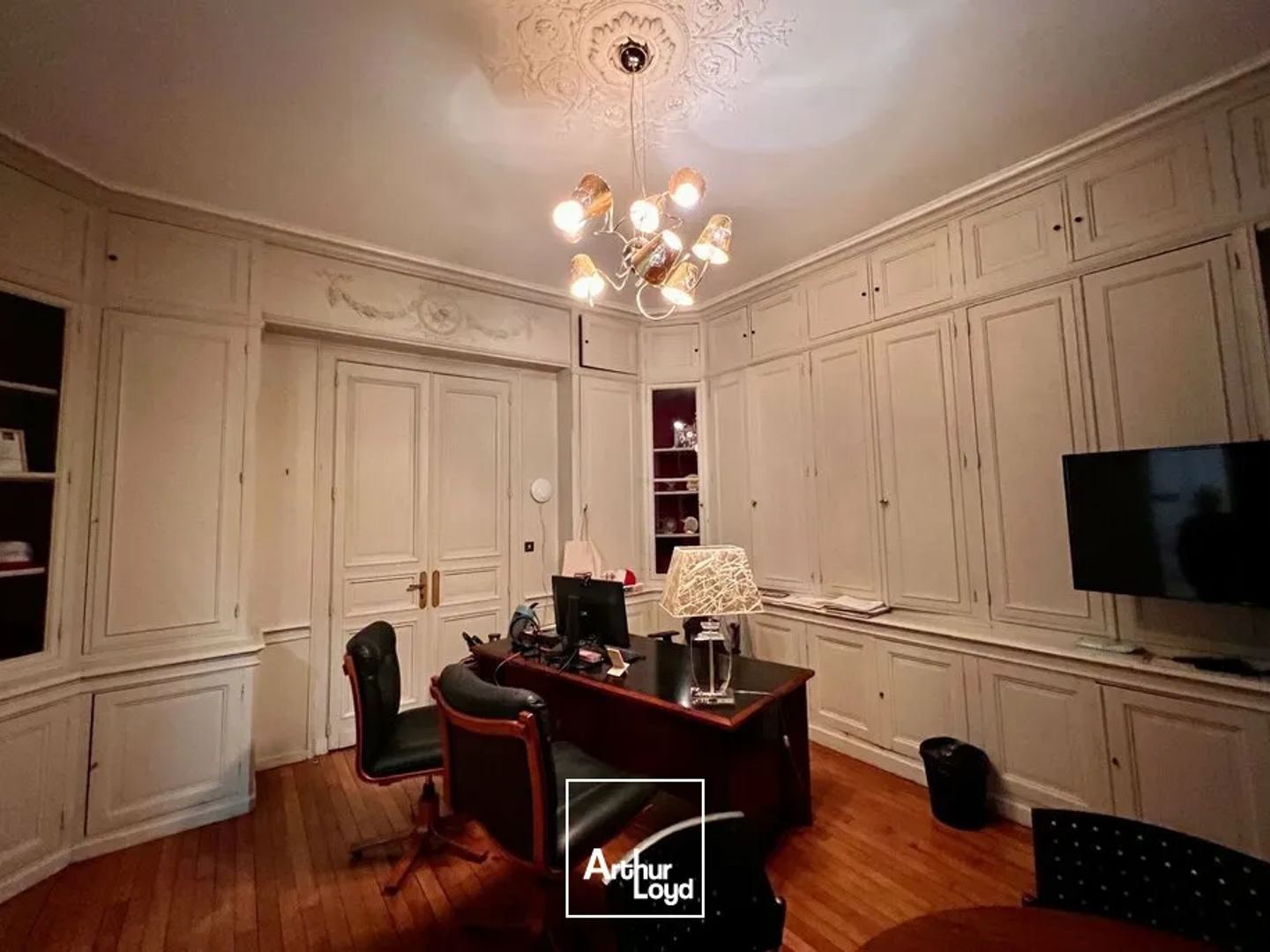 Immeuble à vendre - 2098m2 - Angoulême (16000)