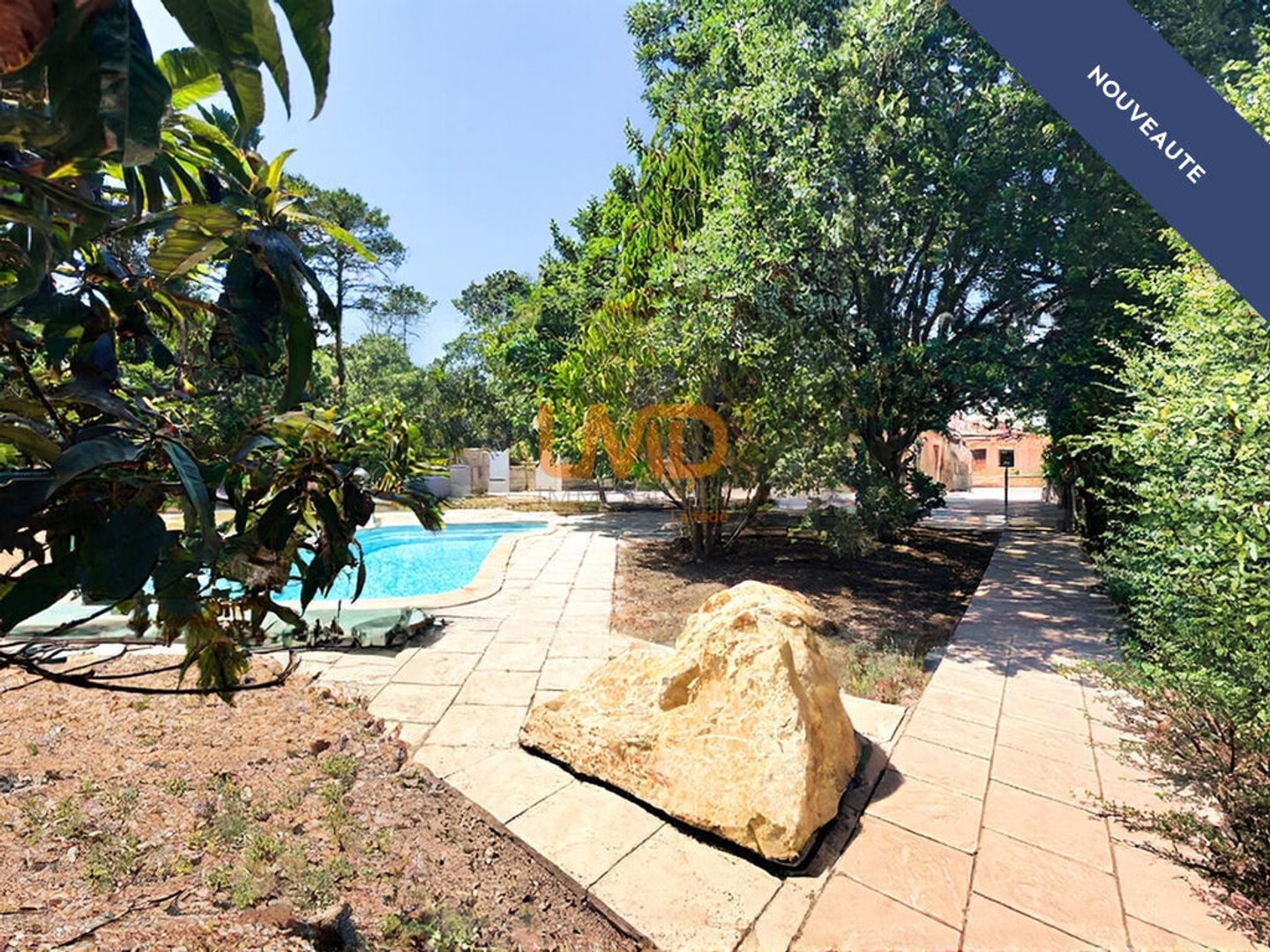 Bagnols-en-Forêt  Villa plain-pied, studio indépendant