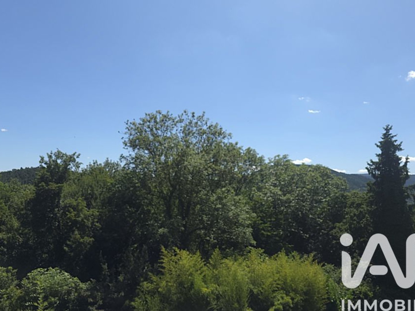 Vente garage 100 m²