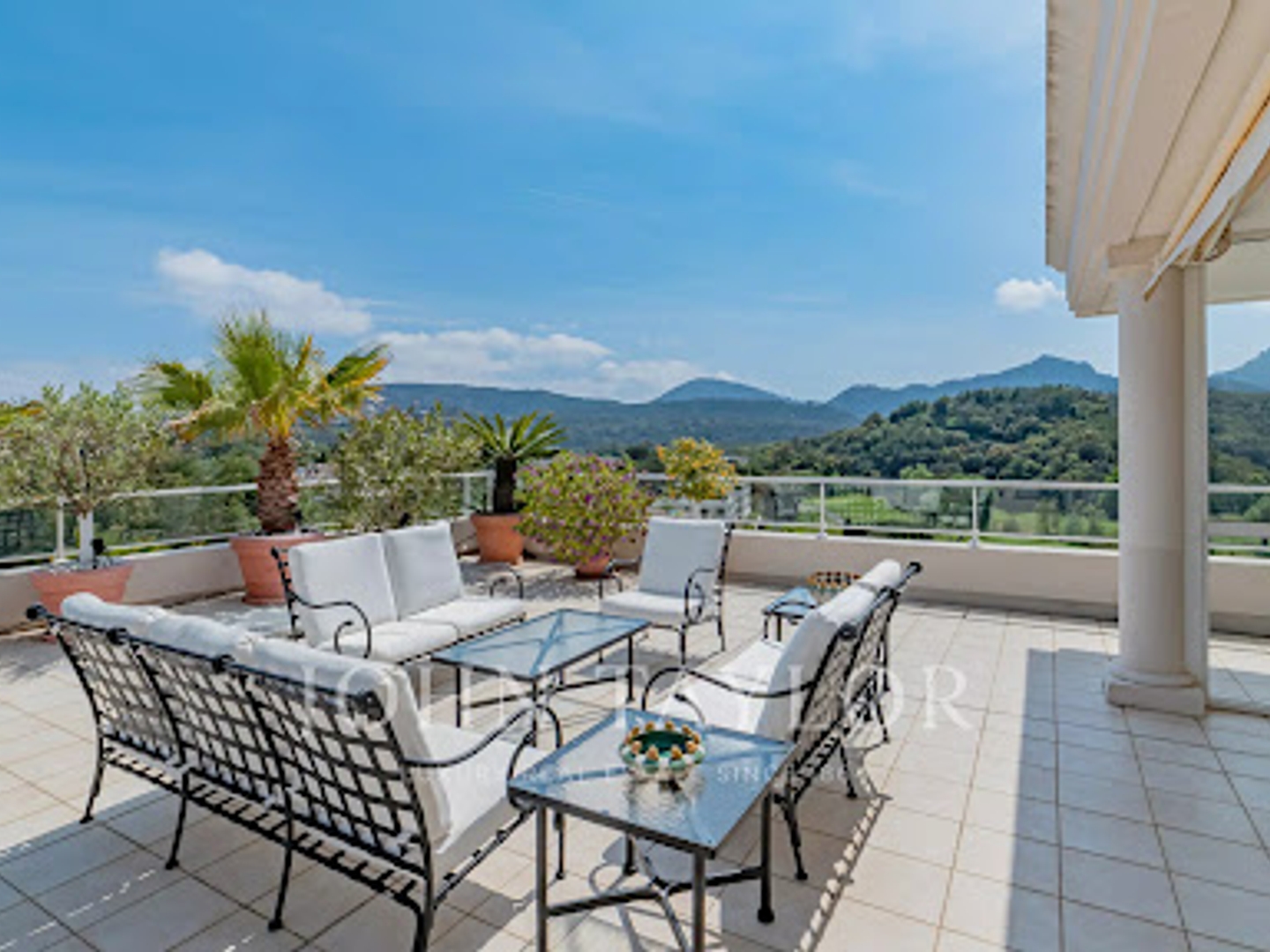Appartement à vendre - 4 pièces - 171m2 - Mandelieu-La-Napoule (06210)