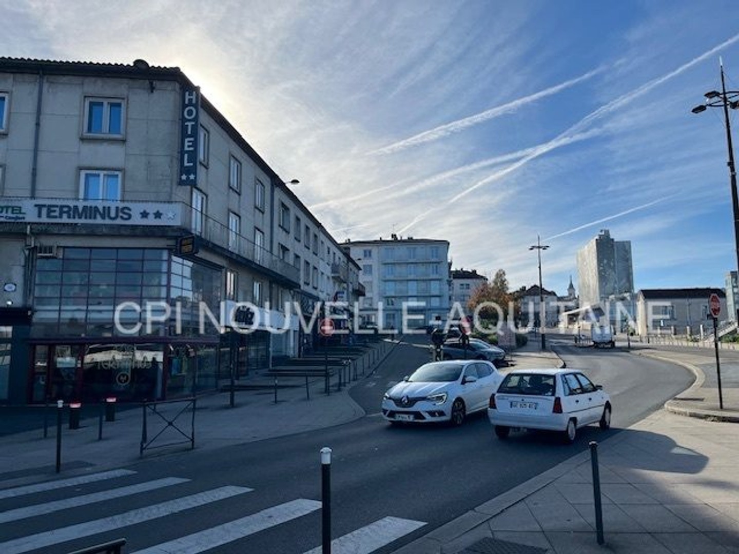 Local commercial 700 m²