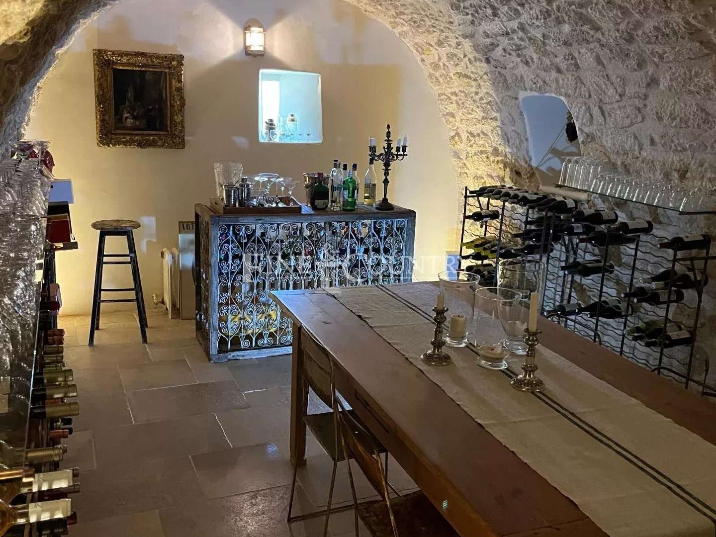 Maison 18 pièces 967 m²
