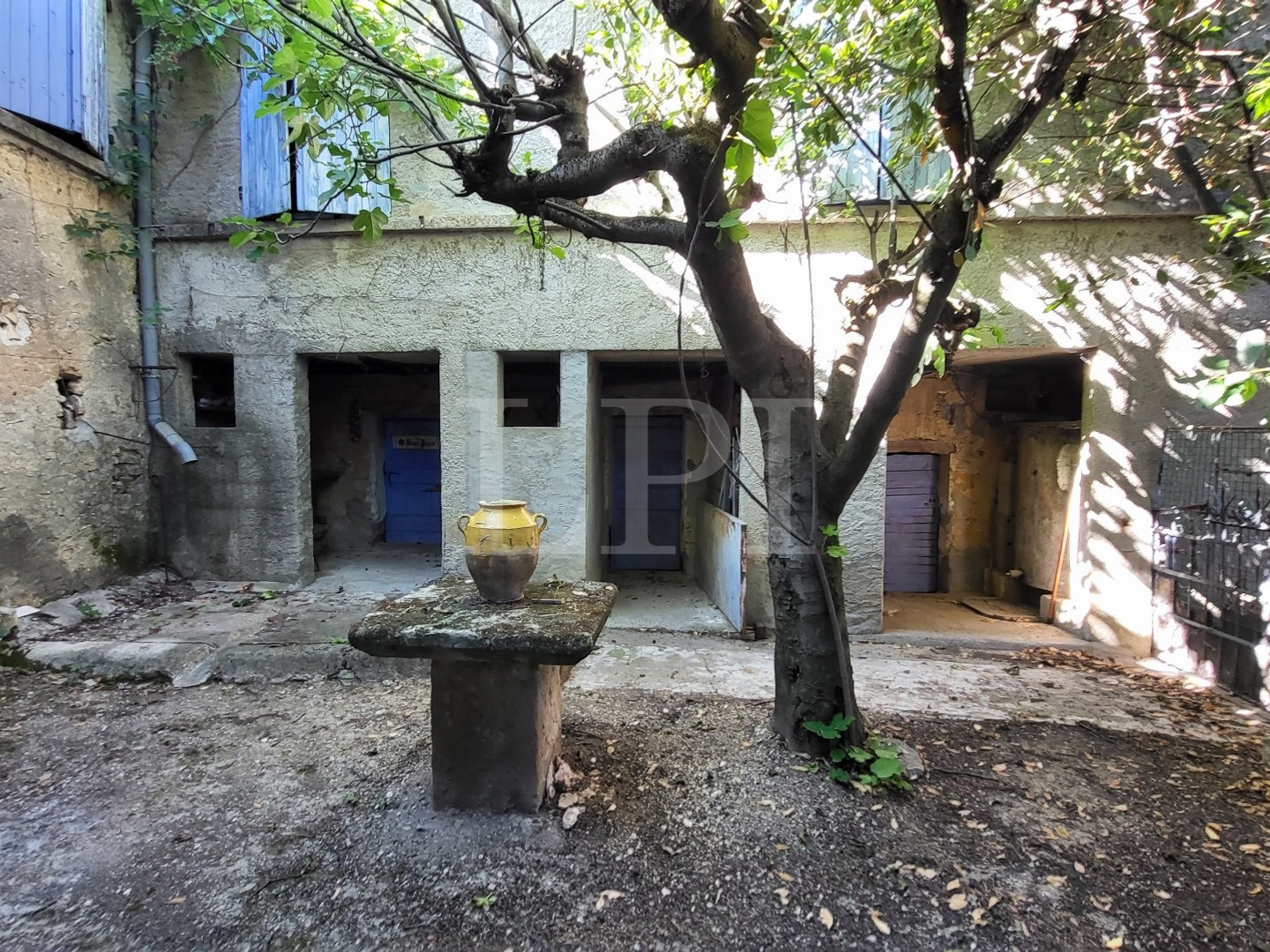 Maison à vendre - 5 pièces - 107m2 - Saint-Saturnin-Lè... (84490)