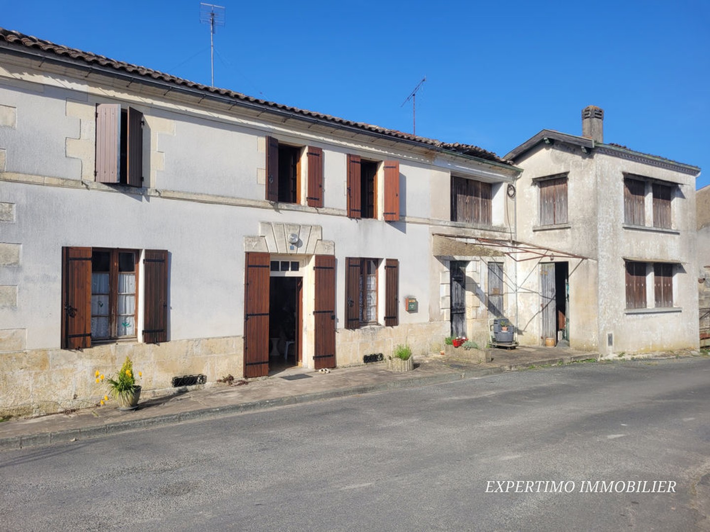 Ensemble immobilier de 2 maisons de village