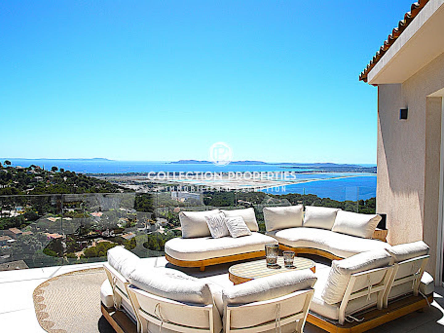 Maison à vendre - 7 pièces - 270m2 - Hyères (83400)