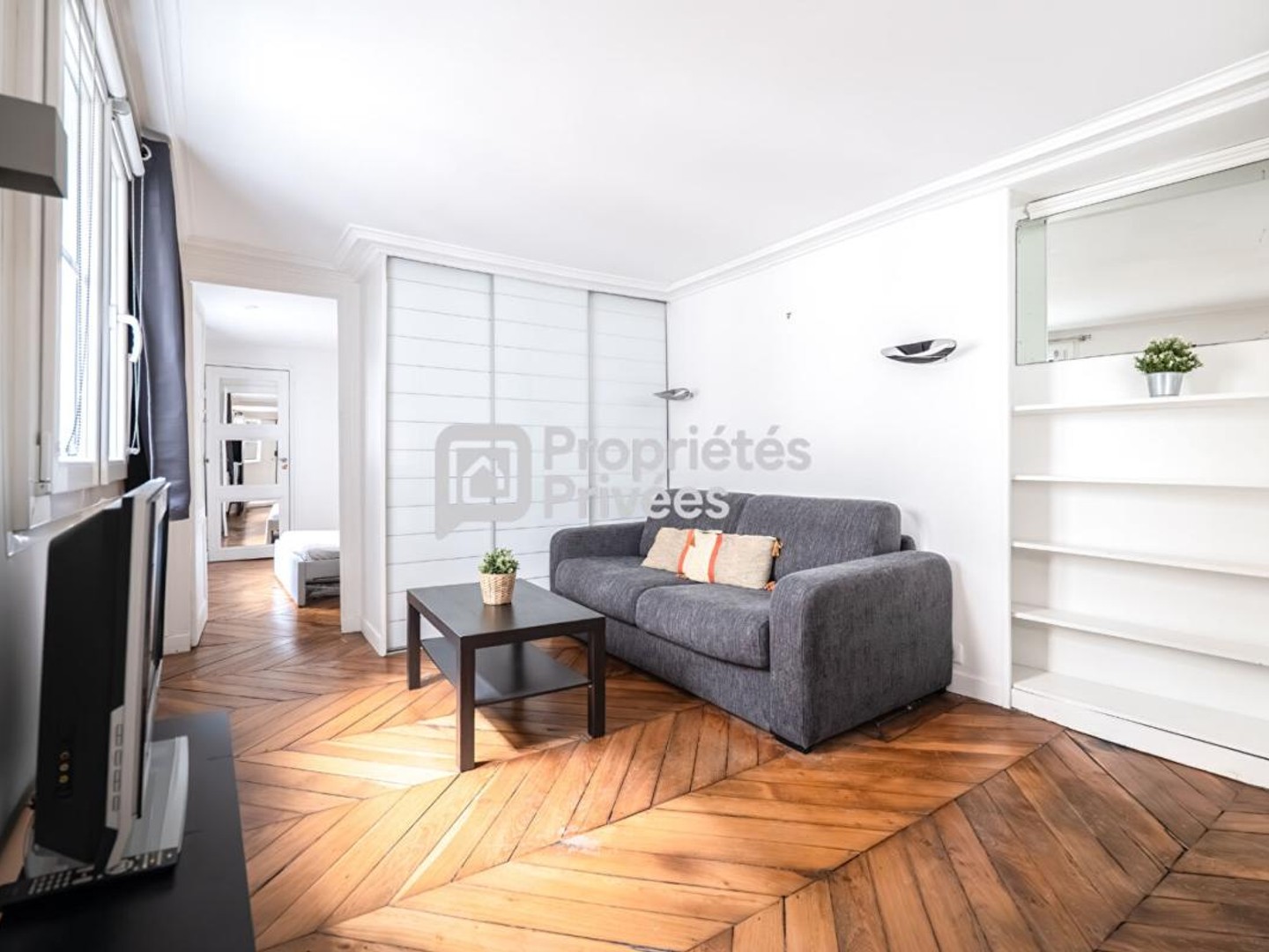 COUP DE COEUR Appartement 2 pièces rue de Rivoli côté Tuileries 34.4 m2