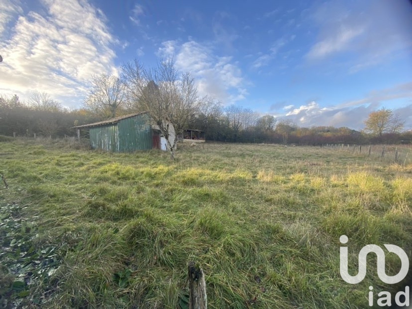 Terrain 2198 m²