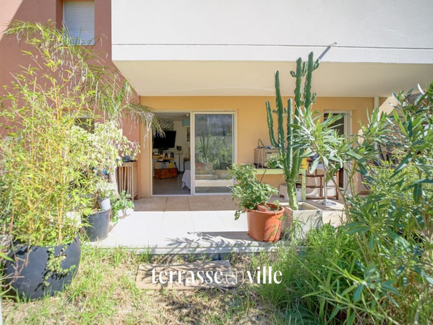 T2 - VIEUX PORT - JARDIN PRIVATIF 116 m2 - DOUBLE GARAGE