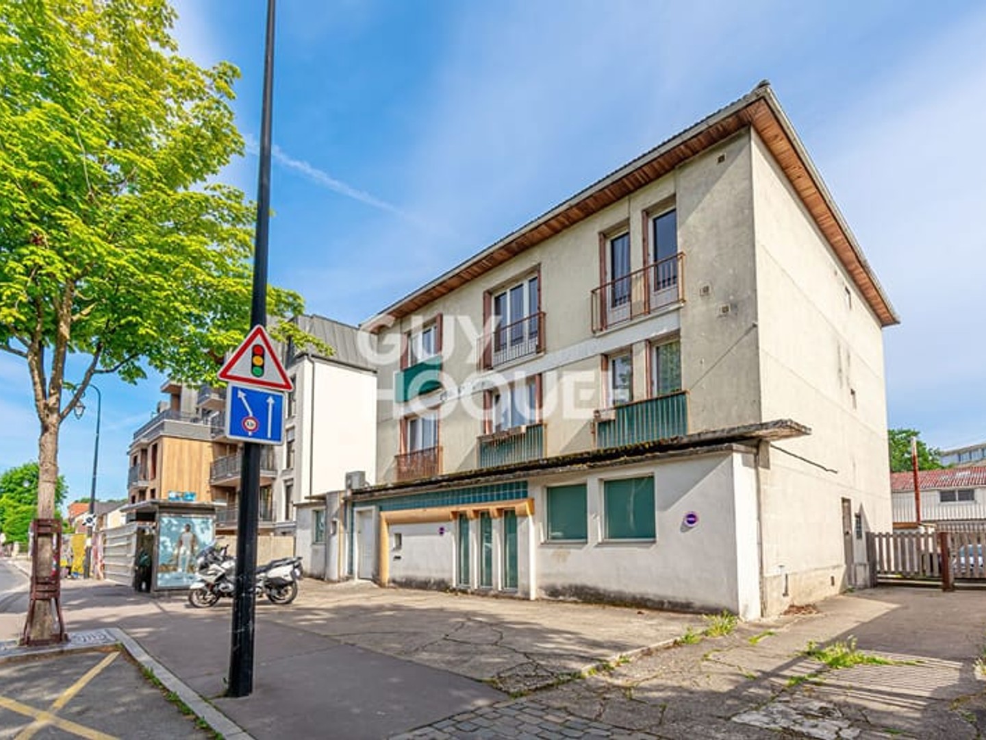 Immeuble industriel 393 m²