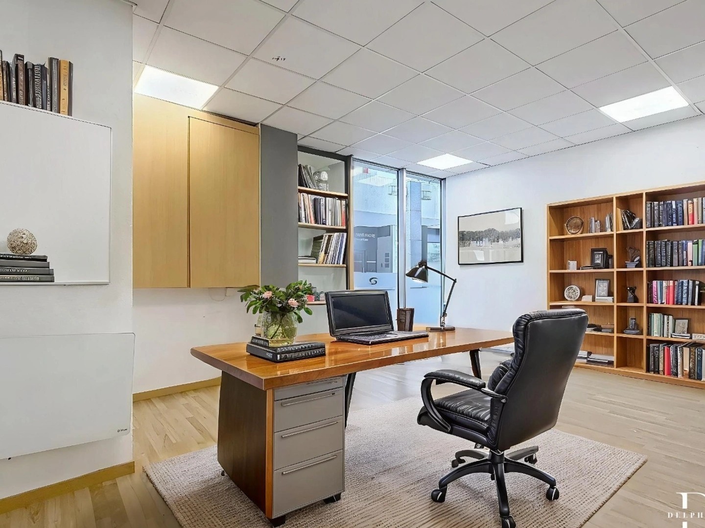 Bureau 8 pièces 176 m²