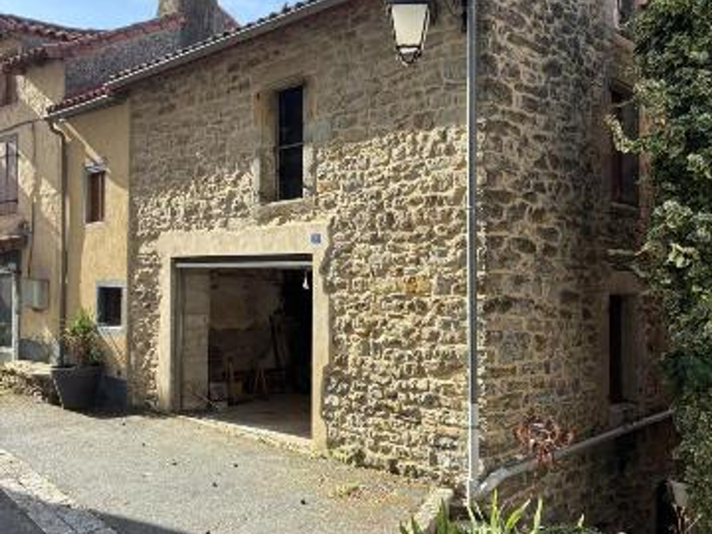 Parking/Garage/Box 69 m²