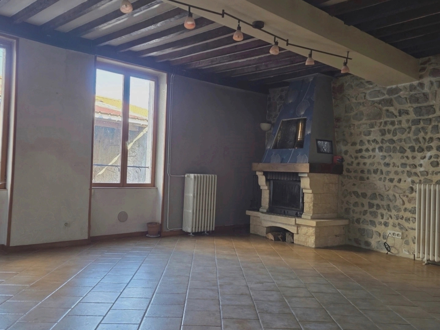 Maison de bourg 4 pièces à Mur-sur-Allier (63111) à seulement 15 minutes de Clermont-Ferrand