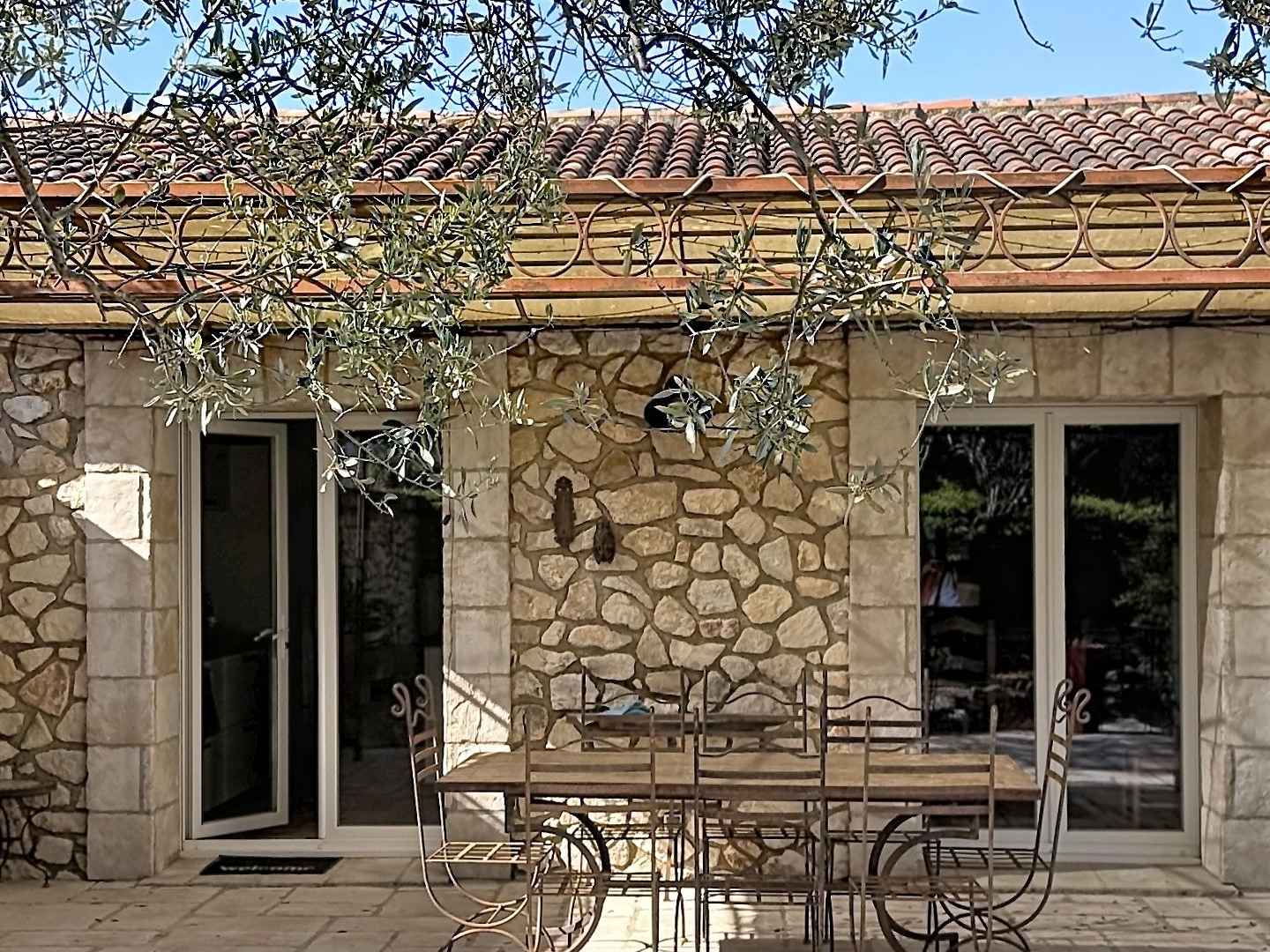 Immeuble à vendre - 7 pièces - 192m2 - Montignargues (30190)