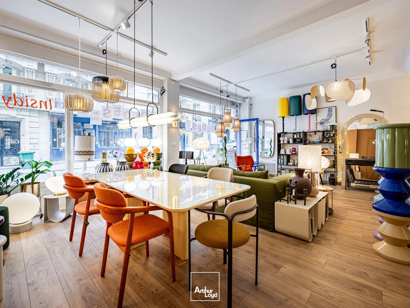 Bureaux flexibles Paris 18 - 120 m² opérés en rez-de-chaussée, 16 postes, rue Trétraigne, disponibles immédiatement