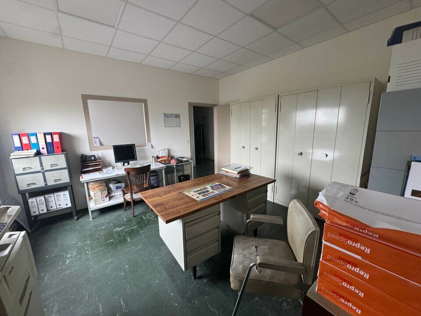 Magasin à vendre - 450m2 - Joué-Lès-Tours (37300)